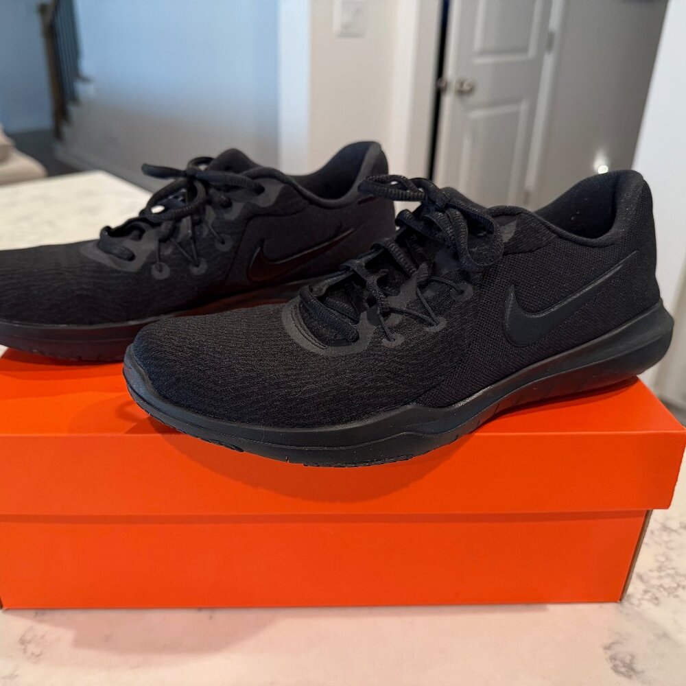 Womens NIKE Flex Supreme TR 6 Training Sneakers, size 8